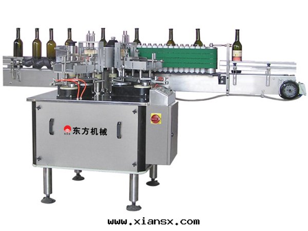 3 直(zhí)線(xiàn)式双(shuāng)标签(qiān)全(quán)自(zì)動(dòng)貼标機(jī).jpg