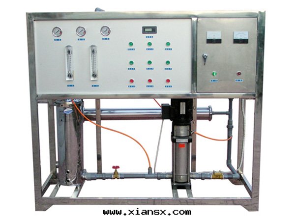 2 单级反(fǎn)滲透主(zhǔ)機(jī)(1吨(dūn) 小时(shí)）.jpg