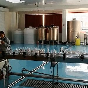 克(kè)朗斯智能(néng)閥灌装機(jī)生(shēng)産線(xiàn)